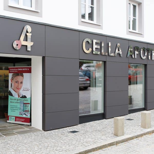 Cella Apotheke - Fassade - PLANQUELLE
